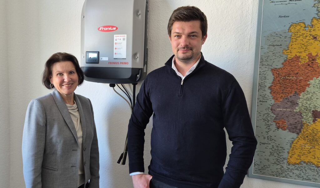 Bürgermeisterin Ines Hübner sprach mit Sven Rudolf von der Sonneco GmbH.
© Stadt Velten / Susanne Zamecki